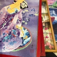 黄色い和服を着た女性のパズルです。の画像