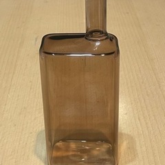 新品未使用 hunt9 ブラウン ガラス一輪挿し 購入時より細かい傷ありの画像