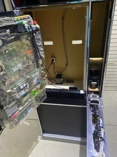 パチンコ筐体付き　世界でいちばん強くなりたい　西濃運輸で発送　アミューズ用　ゲーム用　個人の方もOK　中古　格安 パチンコ筐体付き 世界でいちばん強くなりたい 西濃運輸で発送