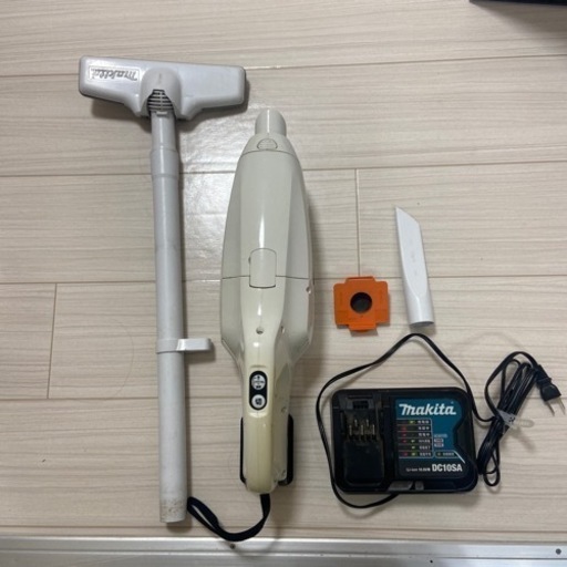 マキタ　掃除機　充電器