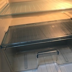 一人暮らし用小型冷蔵庫の画像