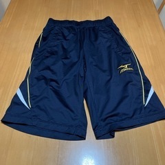 ミズノ　ハーフパンツＭサイズ　紺色
