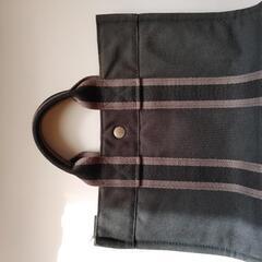 エルメスの小さめトートバッグ