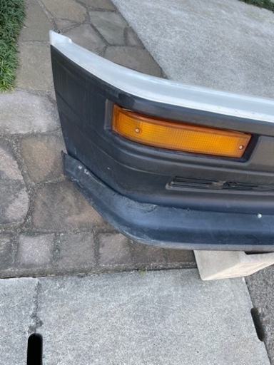 取引中。一旦締めます。値下げしました！AE86レビン　純正フロントバンパー(リップスポイラー付き)