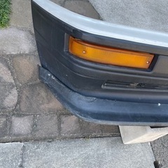 取引中。一旦締めます。値下げしました！AE86レビン　純正フロントバンパー(リップスポイラー付き)の画像