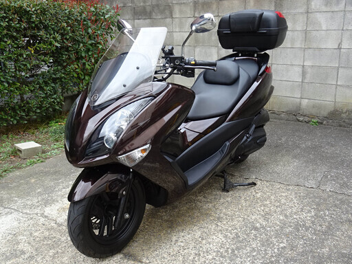 マジェスティ250 4D9 SG20J キャリア+48Lリアボックス+GIVIバックレスト装着 シガー電源1口にUSB2口増設済 *スマホナビ等用ハンドルブレースマルチマウントバー+スマホホルダー+ドリンクホルダー タイヤバリ山！ 純正スクリーン綺麗目 セル1発 快適好調通勤ツーリング仕様 自賠責ロング令和8年3月迄付！