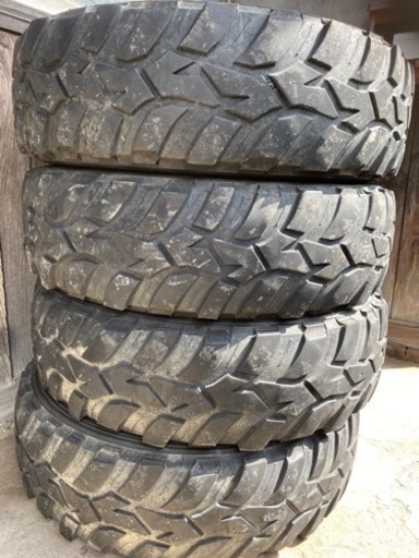 ダンロップ　グラントレックMT2 255/85R16