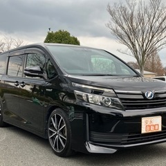 即乗り出来ます‼️高年式ヴォクシーHV🎉フリップダウンモニター付きの画像