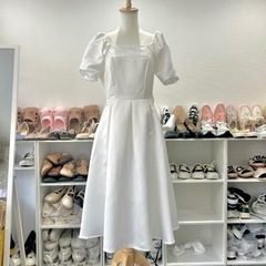 新品白ワンピース　Mサイズぐらい