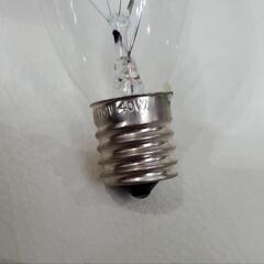 白熱電球×8個　口金E17　40Wの画像