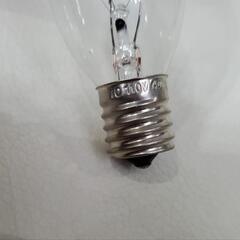 白熱電球×8個　口金E17　40Wの画像