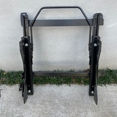 値下げしました！　JZX100BRIDEシートレールの画像