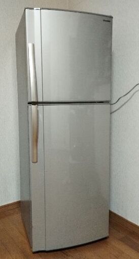 独り暮らし＆新婚さん最適サイズ★230L シャープ2ドア冷蔵庫 SJ-23W-N ゴールド色 3月末に直接引き渡し（福島県いわき市）
