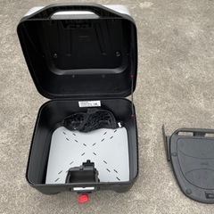 GIVI (ジビ) バイク用 リアボックス 32L 未塗装ブラック B32ND-ADVの画像
