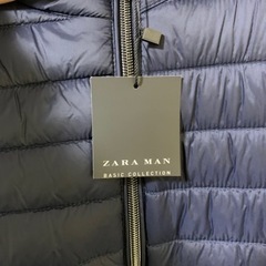 Zara ダウンベストの画像
