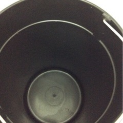 【値下げしました】ゴミ箱　ダストボックス　蓋付き　足踏み　ホワイト　no.1700の画像