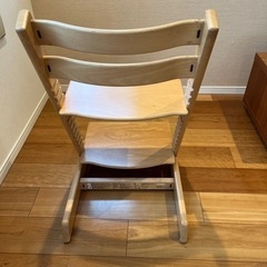 Tripp trappベビーチェアの画像