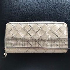 ミラ・ショーン　長財布　お話中