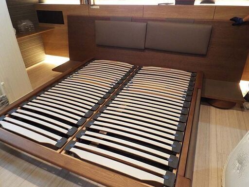 新品同様 cassina カッシーナ L42 ACUTE WIDE HEADBOARD アキュート キングベッド マットレス付き