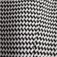 ノーカラーのスーツ　レディースの画像