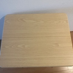 折りたたみテーブルの画像