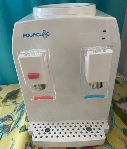 『お取引き中』ウォーターサーバー　お湯と冷水がすぐに出る家庭用卓上サーバー