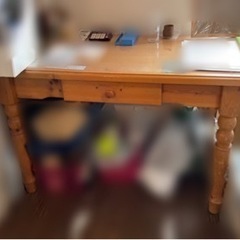 引き出し付きデスク