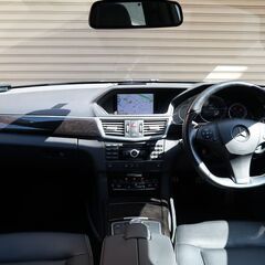 検査6年9月E350 アバンギャルド AMGスポーツPKG 実走6.9万km/ブラックレザーシート/サンルーフ/HDDナビ/地デジ/バックカメラ/キーレスゴーの画像