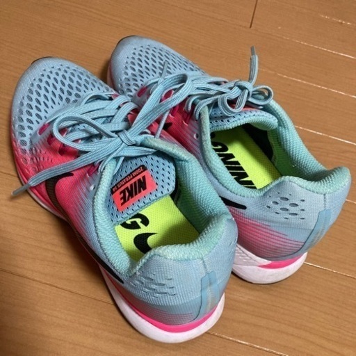 NIKE スニーカー