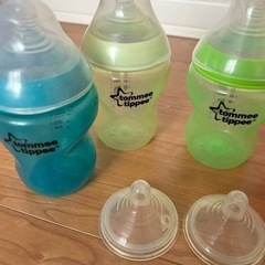 Tommee Tippee 哺乳瓶　6個　乳首4つ セットの画像