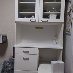 冷蔵庫、食器棚（片方のみ可）の画像
