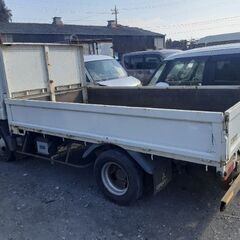 三菱キャンター　ガソリン車