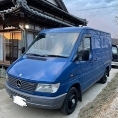 メルセデス•ベンツトランスポーターT1N 212Dの画像