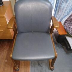 キャスター付きダイニングチェア