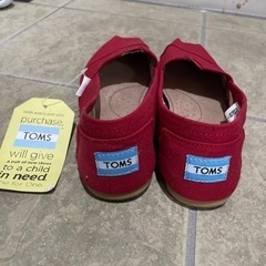 TOMSスリッポン　23センチ　タグ付きの画像