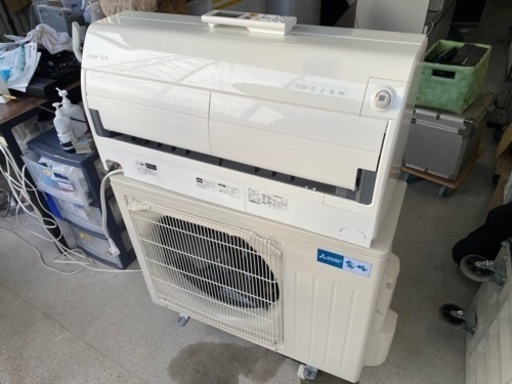 お薦め品‼️最高グレード‼️三菱ルームエアコン 4.0kW主に14-17畳用 AI自動 自動おそうじ搭載 2019年