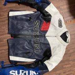 レーシングスーツ