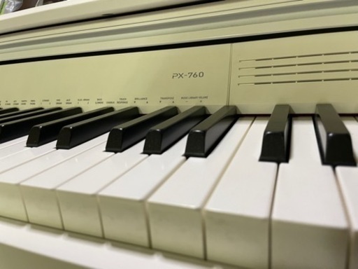 美品　2016年製カシオ電子ピアノCASIO PX-760WE Privia 88鍵盤　イス付き