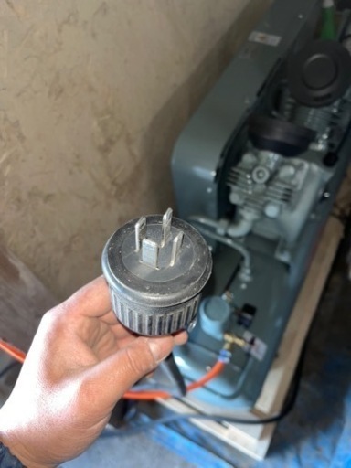 日立ベビコンコンプレッサー3馬力　2.2kW