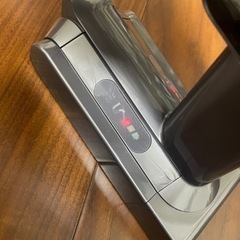 ダイソン dyson 掃除機  Dyson Cyclone V10 fluffy  ダイソンSV12コードレスクリーナー ジャンク品の画像