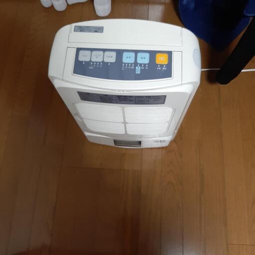 (受け渡し予定者確定)アイリスオーヤマ製の除湿器