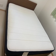 ニトリ製マットレスとベッドフレーム（セミダブルベッド）受付停止中