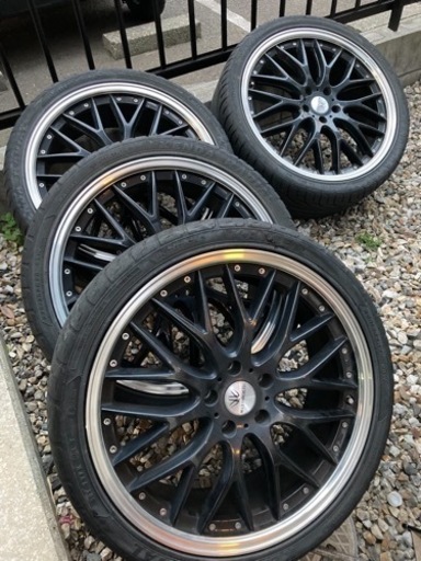 ロクサーニマルチフォルケッタ　245/35/20