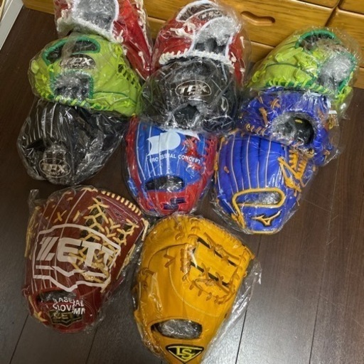 グローブ 新品 硬式 1つ1万5千円程から購入可能 カラー様々 配達可能