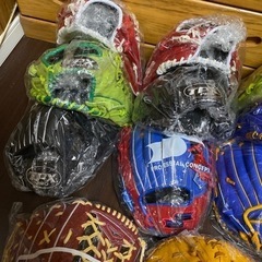 グローブ 新品 硬式 1つ1万5千円程から購入可能 カラー様々 配達可能の画像