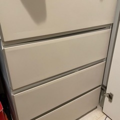 【美品】プラスチックタンス（4段）