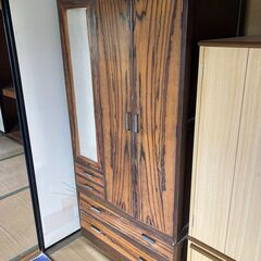 鏡付き収納タンス　差し上げます。の画像