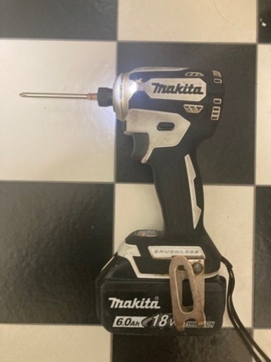 マキタインパクトドライバー18v バッテリー1個付6アンペア