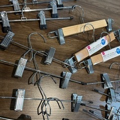 スラックスハンガーの画像