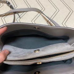 仕切りショルダーバッグの画像